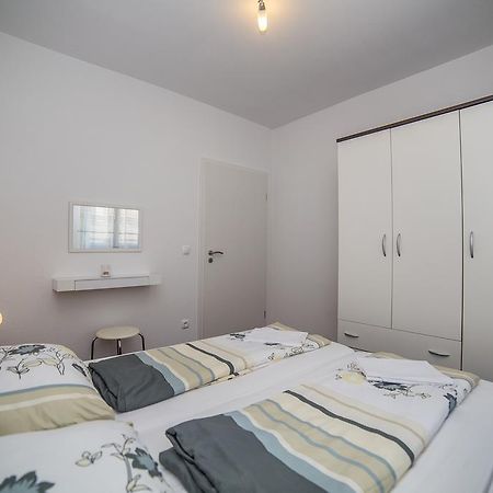 Apartments Kati Оміш Екстер'єр фото