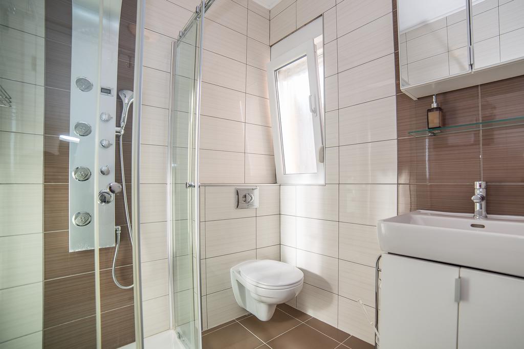 Apartments Kati Оміш Екстер'єр фото