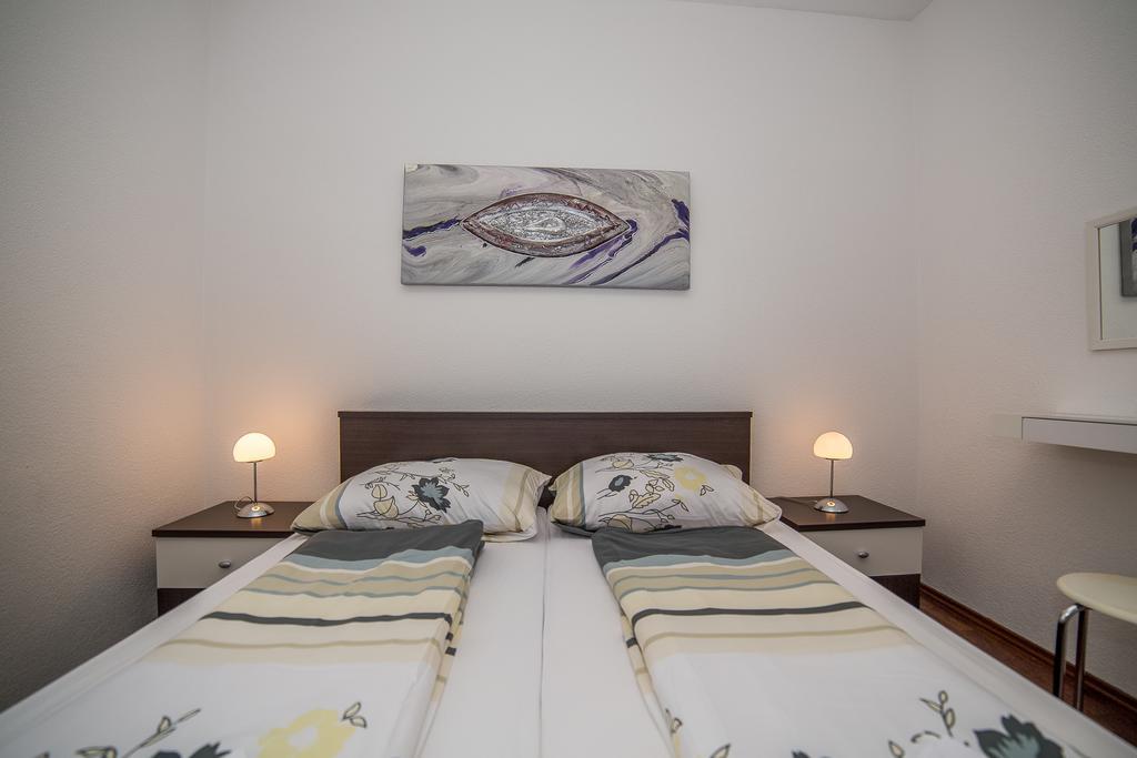 Apartments Kati Оміш Екстер'єр фото