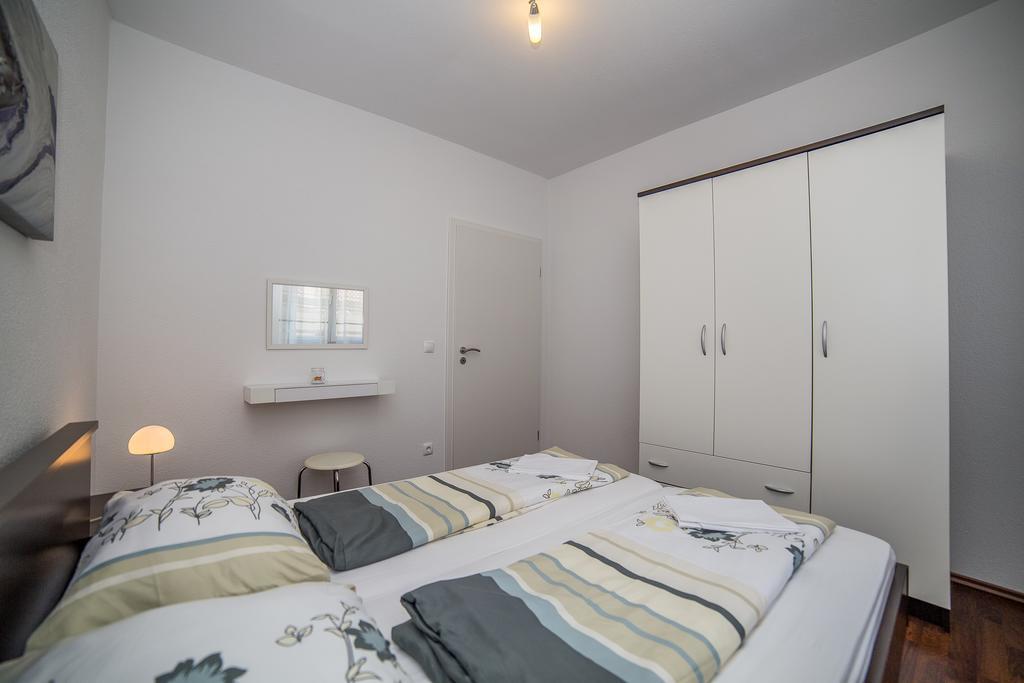 Apartments Kati Оміш Екстер'єр фото
