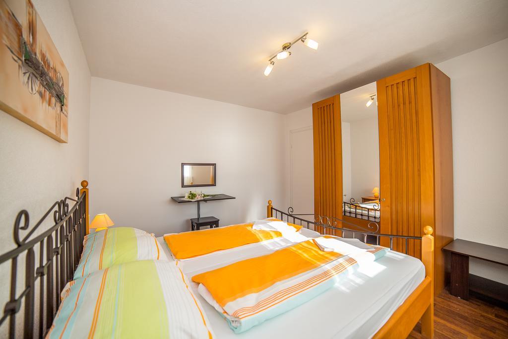 Apartments Kati Оміш Екстер'єр фото
